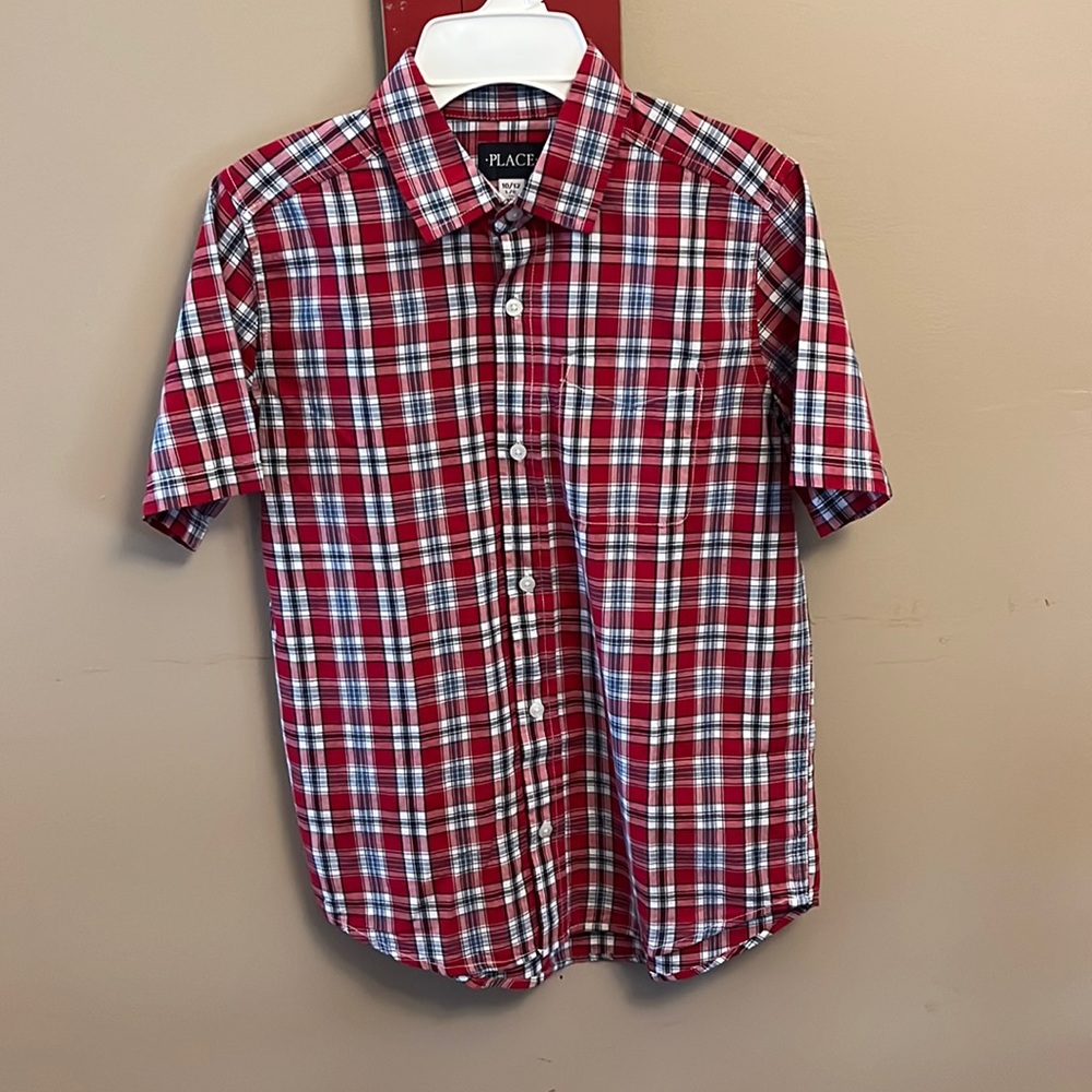 Children’s Place red/blue plaid short-sleeved button-down boys shirt
